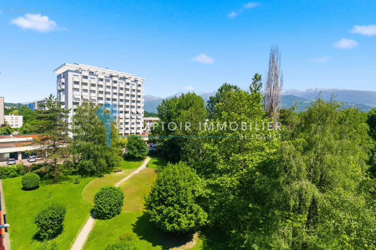 Appartement à MEYLAN