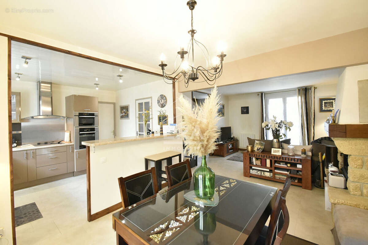 Maison à VILLIERS-SAINT-FREDERIC