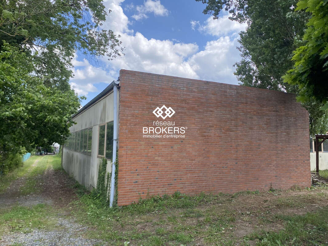 Commerce à COMBRONDE