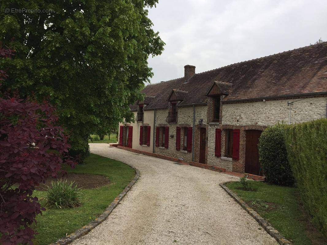 Maison à GIROLLES
