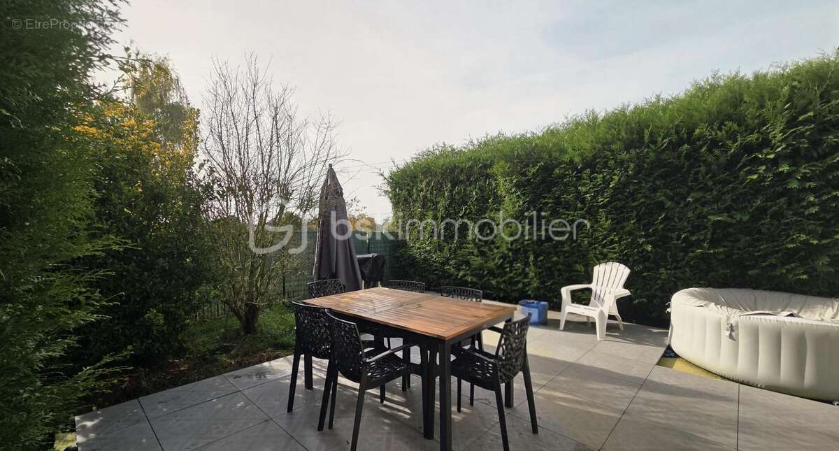 Maison à SAINT-BRICE-EN-COGLES