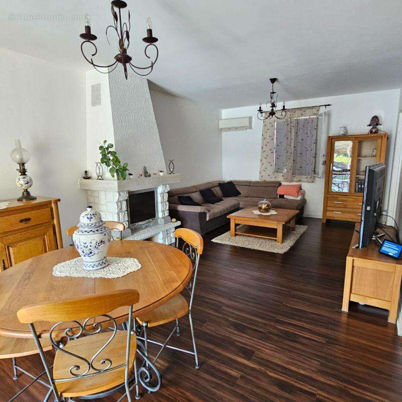 Maison à PUGET-SUR-ARGENS