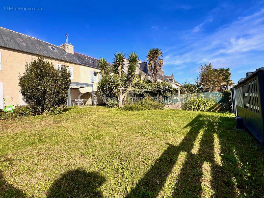 Maison à PLONEVEZ-PORZAY