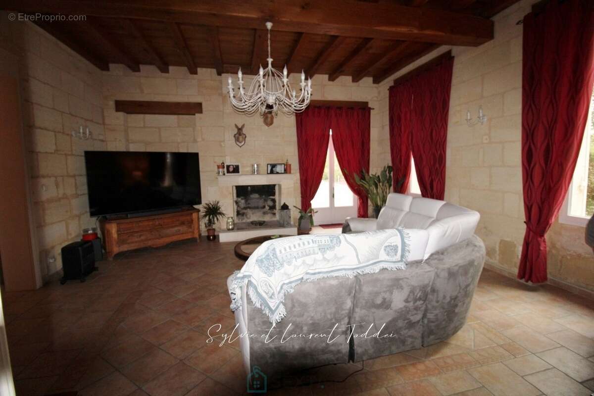 Maison de maitre renovee et outil professionnel cle en main sur plus de 10 hectares - photo 7