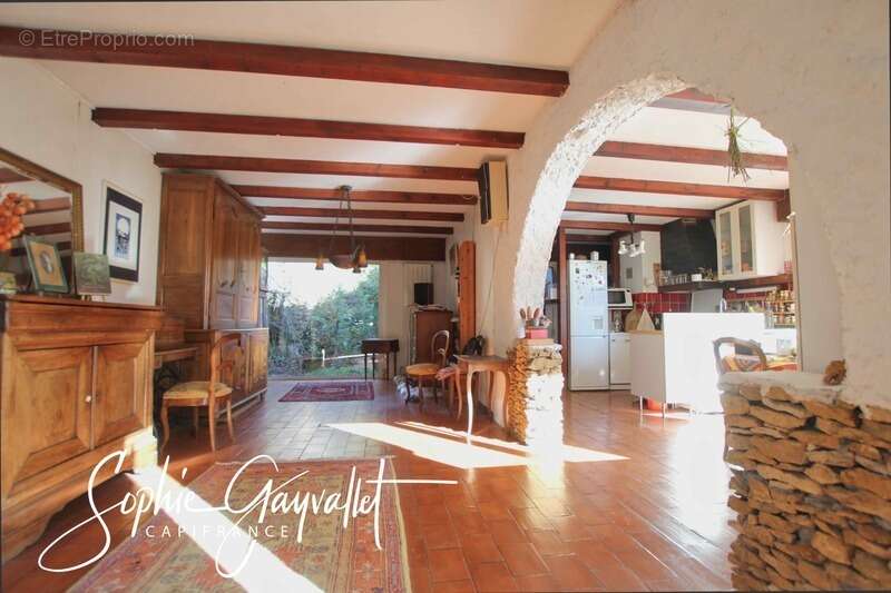 Maison à VENTABREN