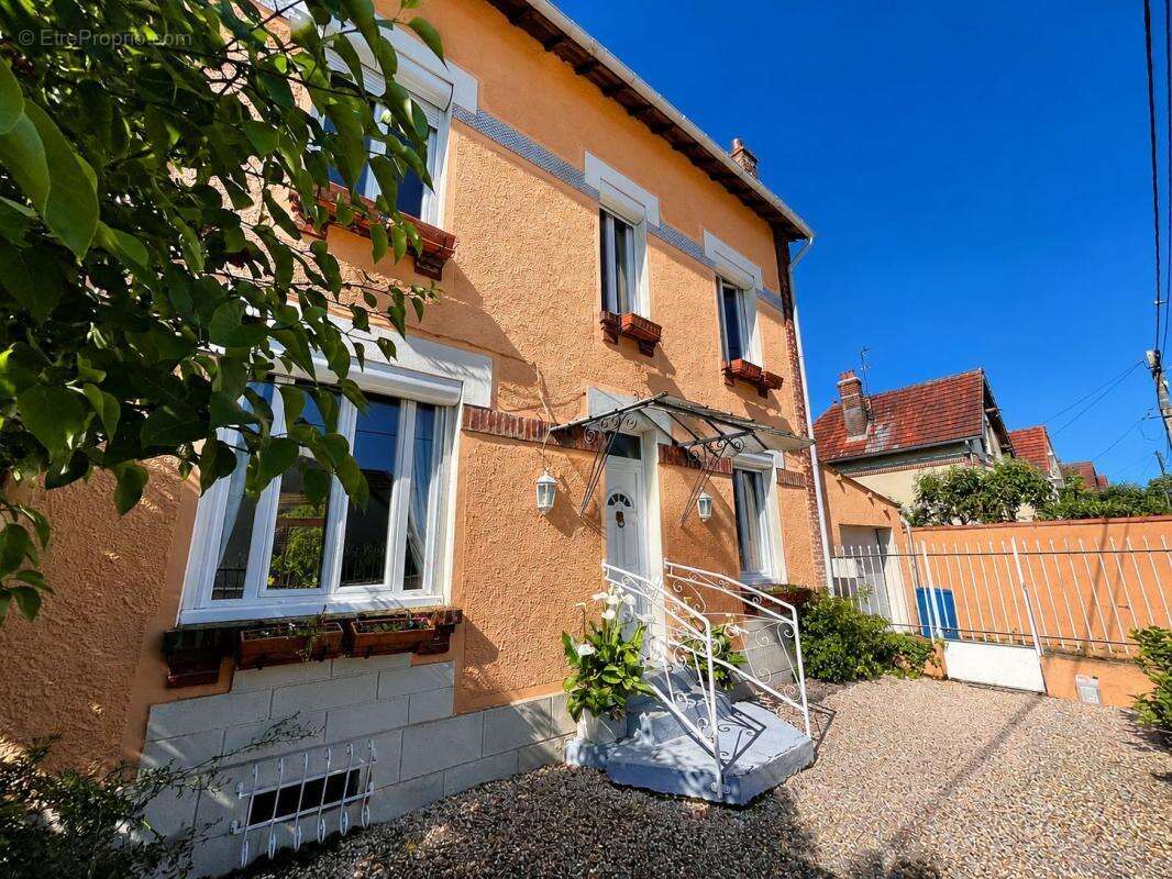 Maison à BEAUVAIS