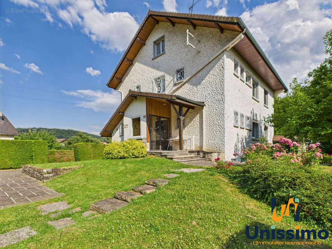 Maison 295 m² à Pont-De-Roide  - photo 2
