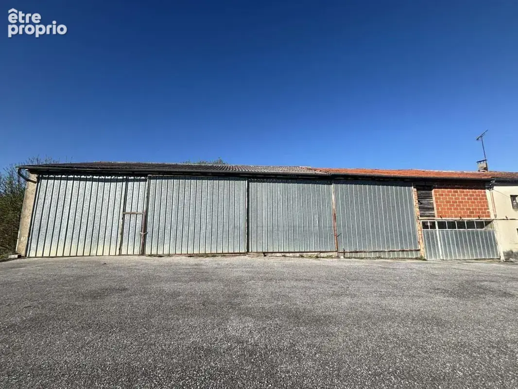Corps de ferme - annexes - 30 hectares - photo 4
