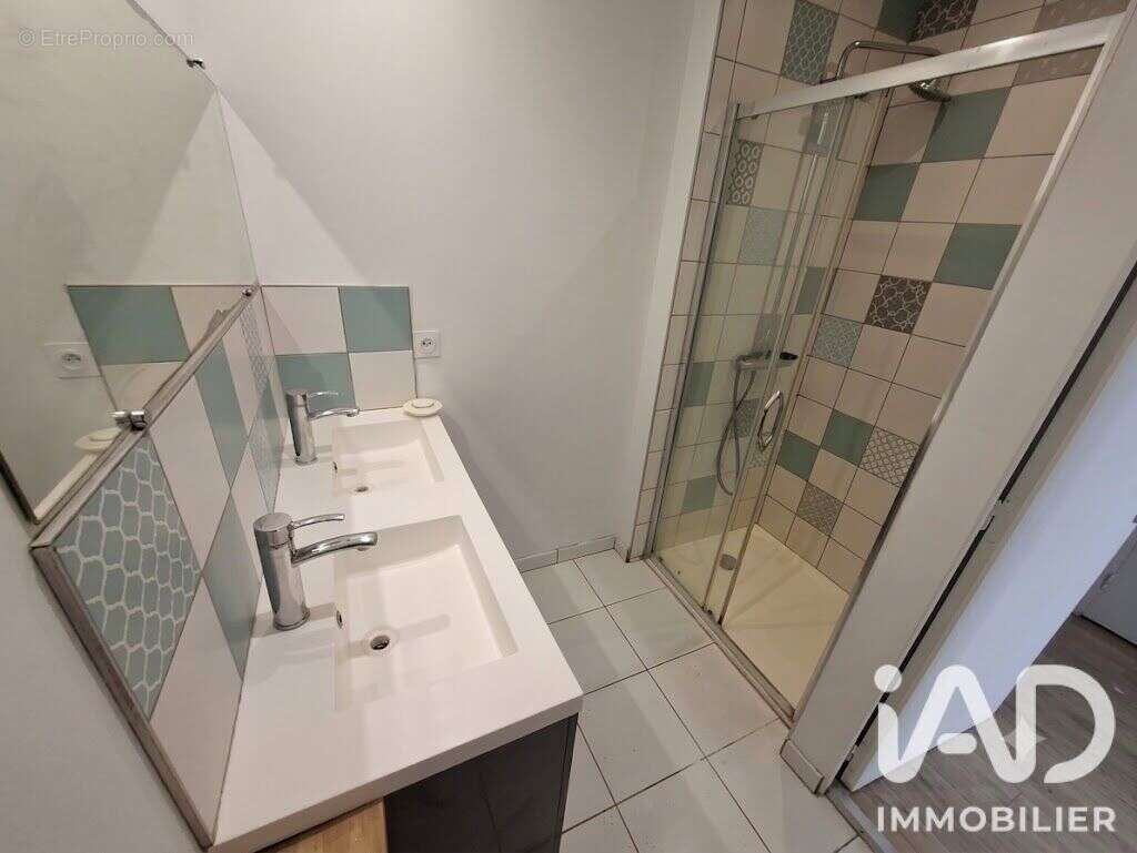 Appartement 60 m² à Saint-Nazaire  - photo 7