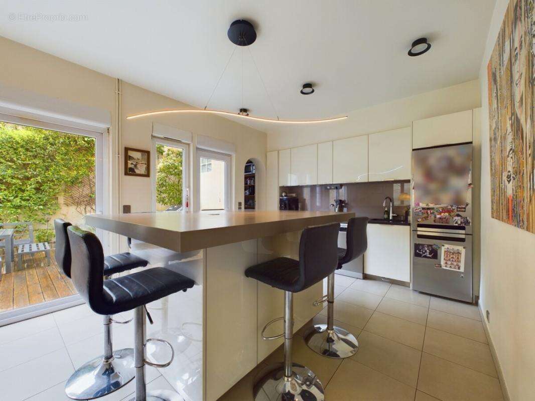 Maison - Limite Puteaux Suresnes - 178m² - photo 4