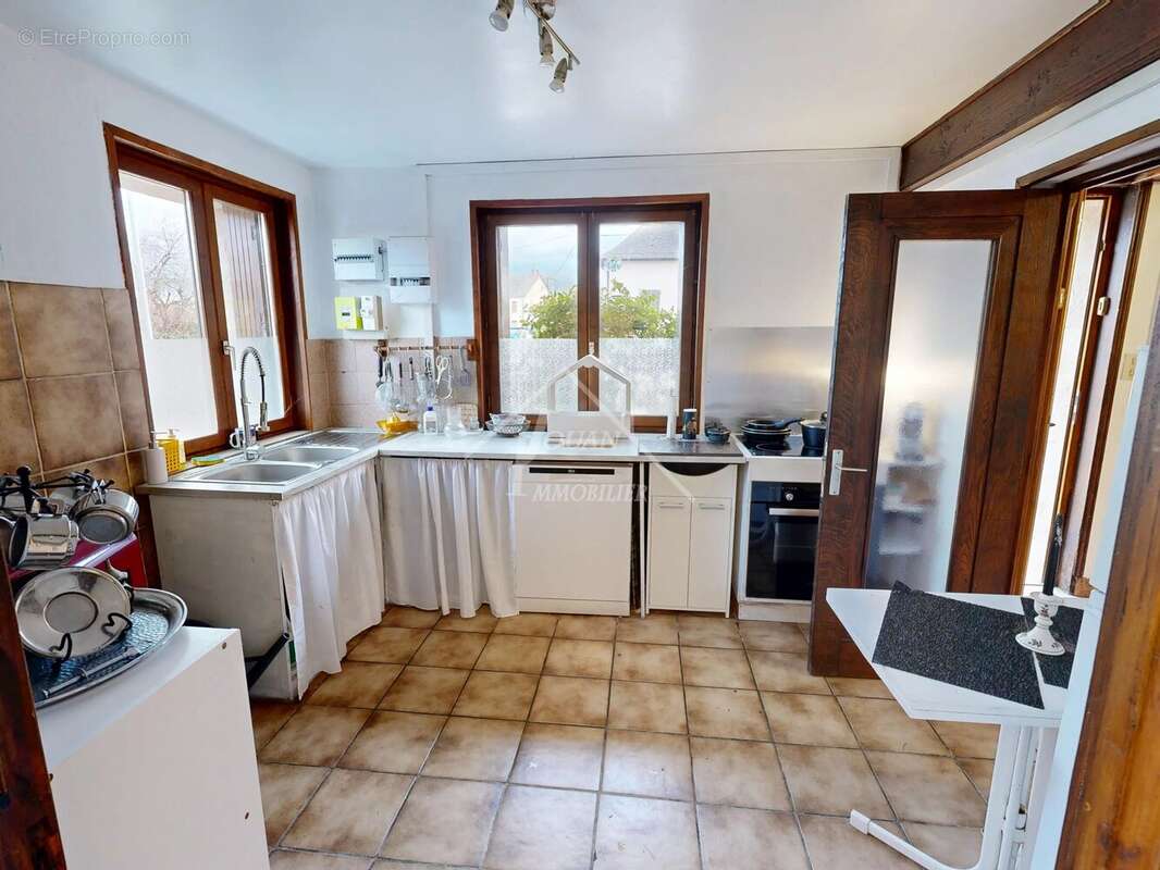 Maison à LOUROUX-DE-BOUBLE