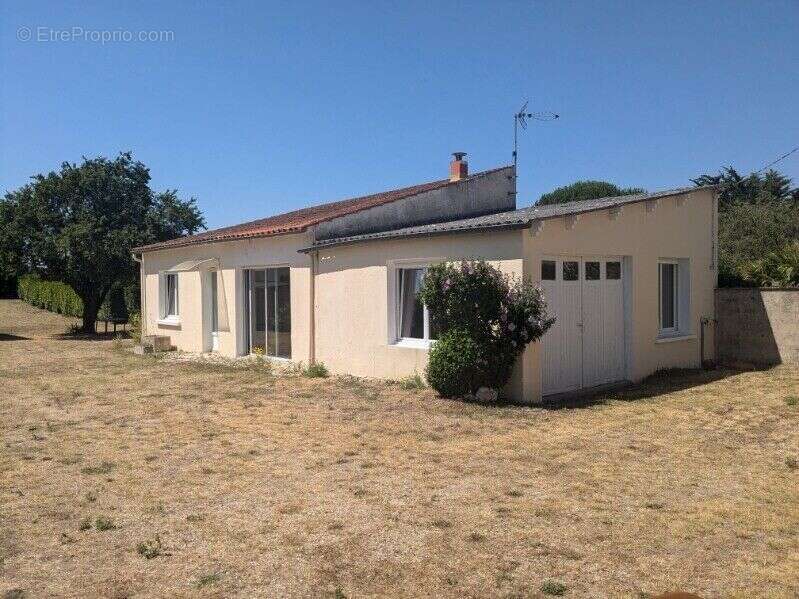 Maison à SAINTES