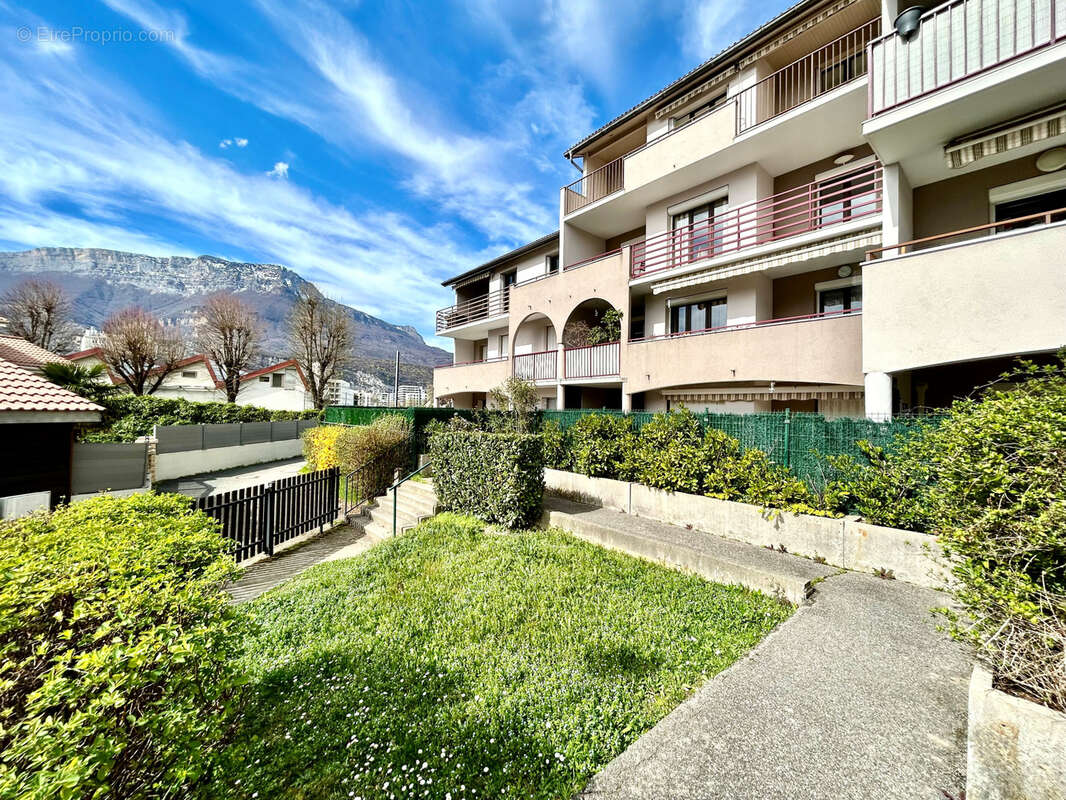 Appartement à LE PONT-DE-CLAIX