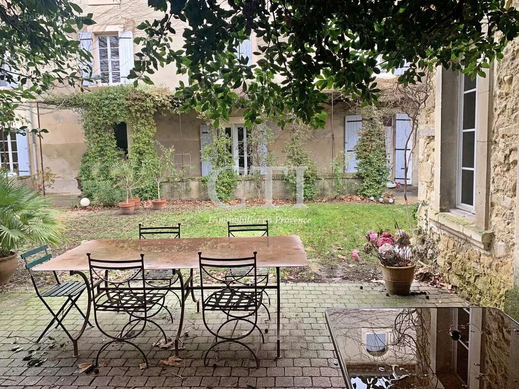 Maison à VAISON-LA-ROMAINE