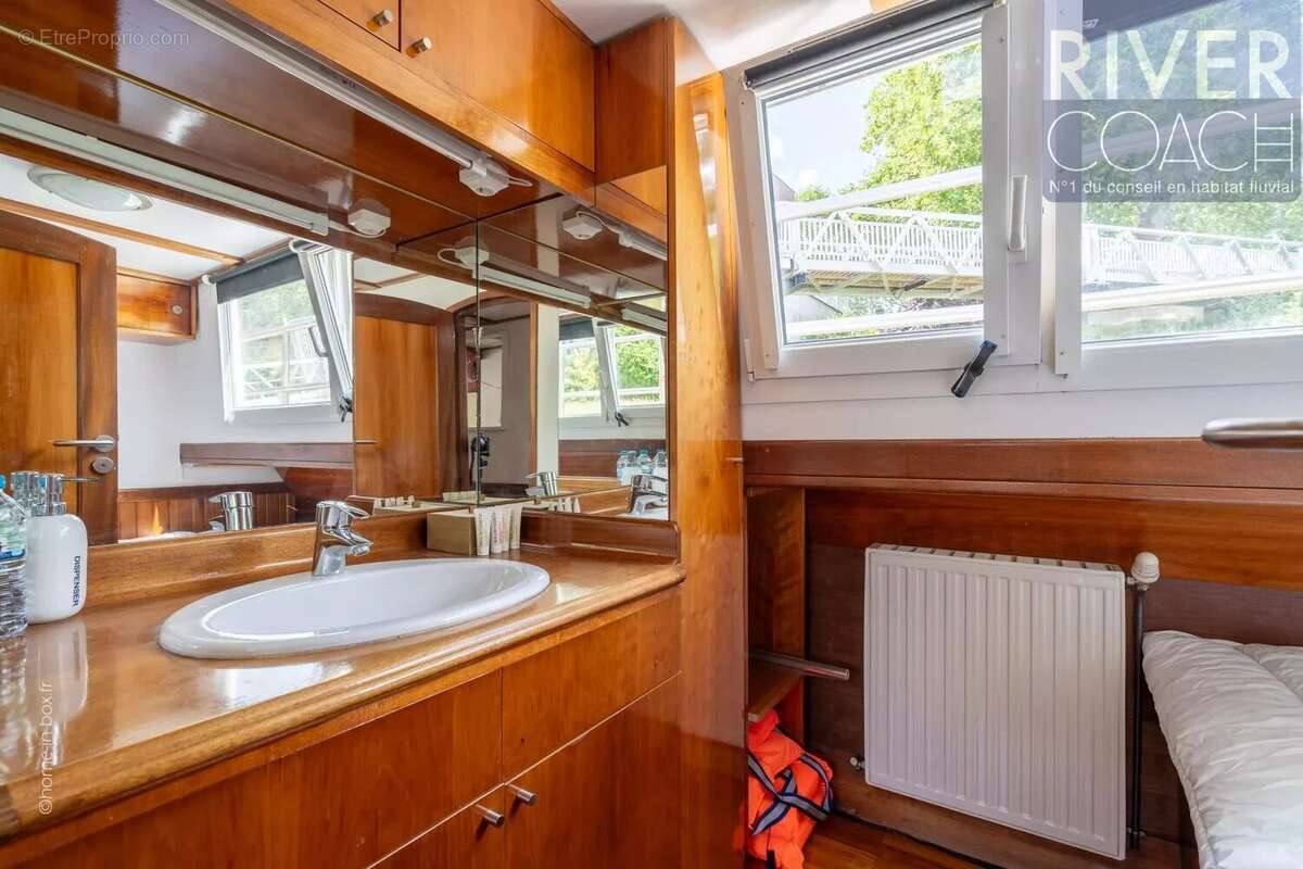 Péniche à vendre à Asnières-sur-Seine dans un port sécurisé - photo 9