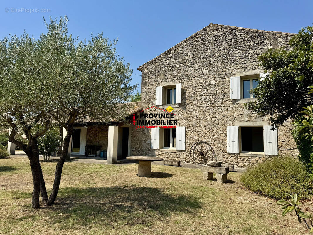 Maison à LA GARDE-ADHEMAR