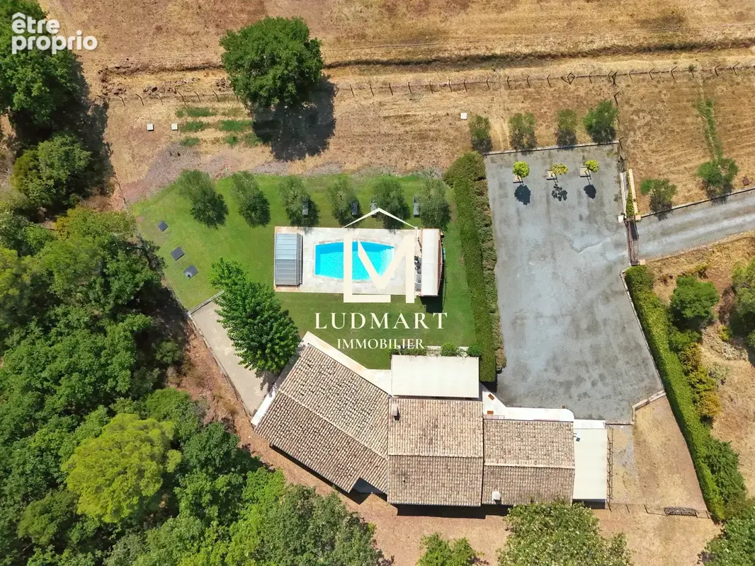 Vidauban   Villa récente de plain-pied avec piscine sur environ 7 500 m2 - photo 12