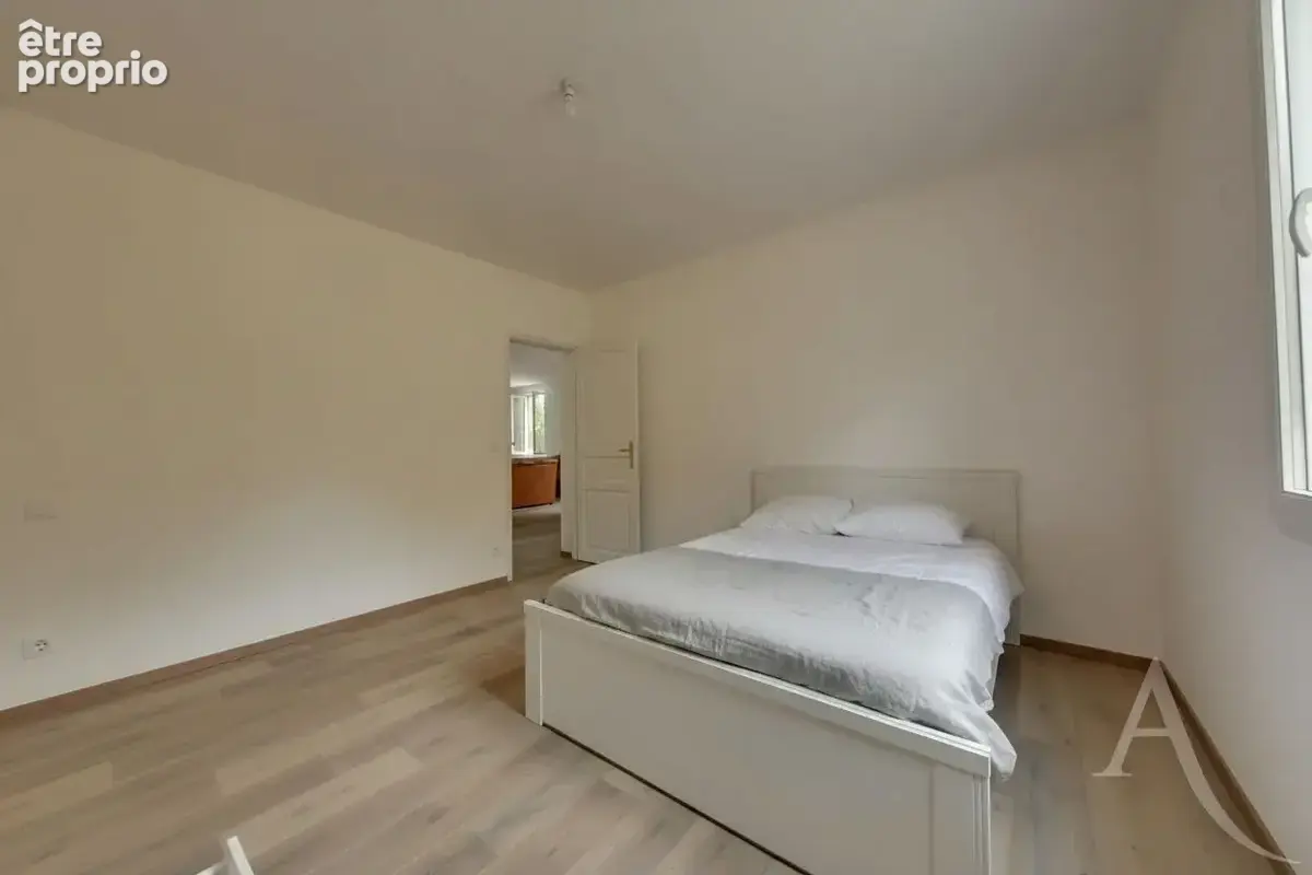 SOUSTONS-PLAGE -Maison de maître rénovée de 176 m² avec grange de 120 m² sur un airial - photo 5