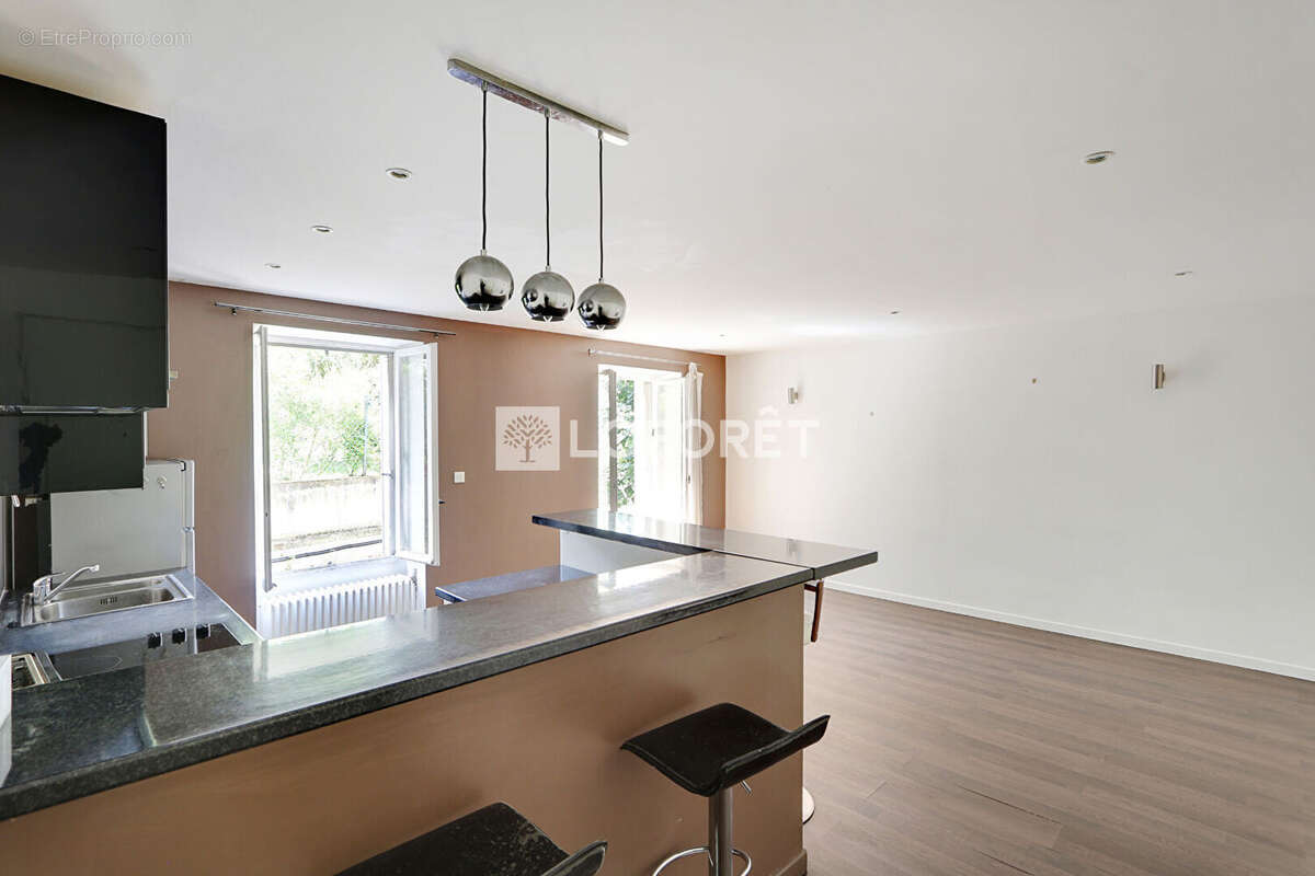 Appartement à PARIS-15E