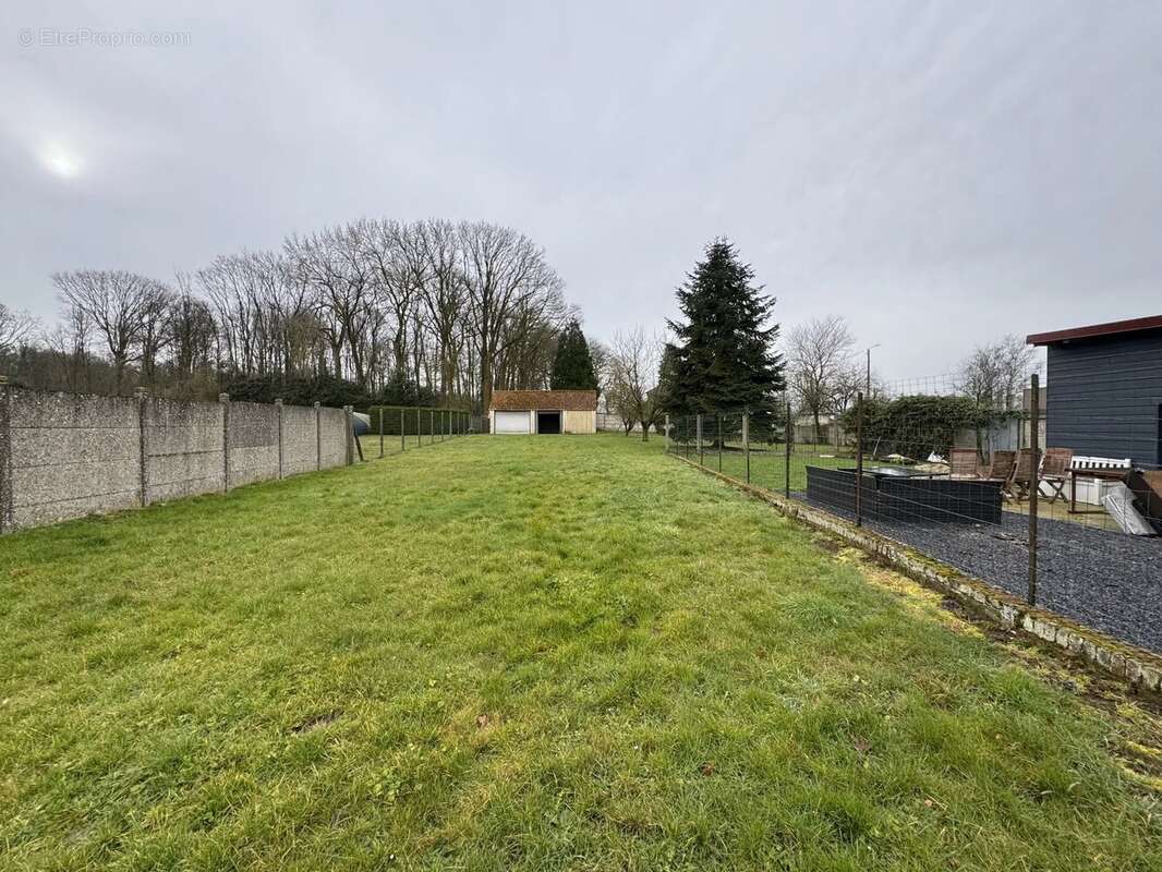 Commerce à WALINCOURT-SELVIGNY