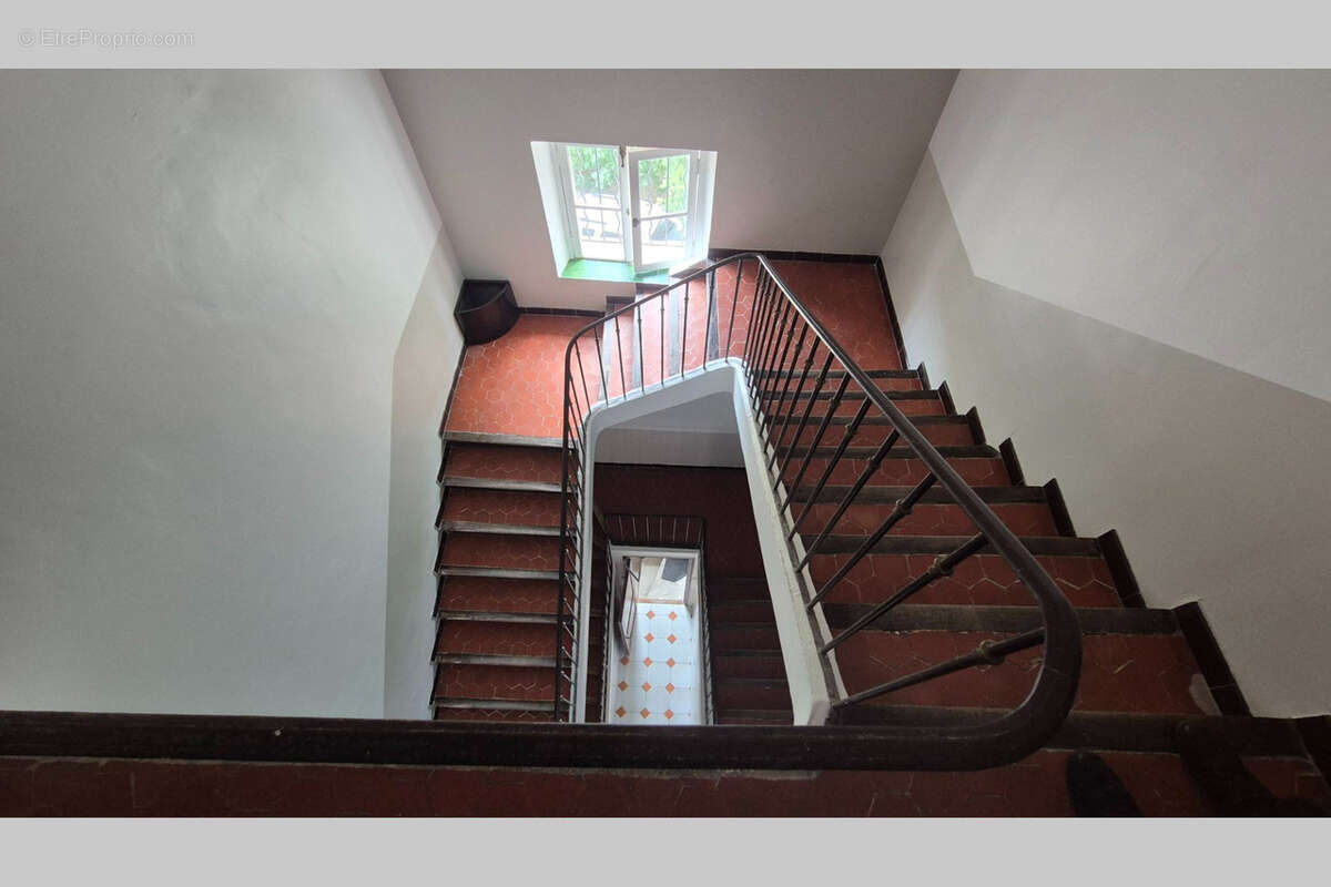 Au dernier étage, appartement traversant entièrement rénové - photo 7