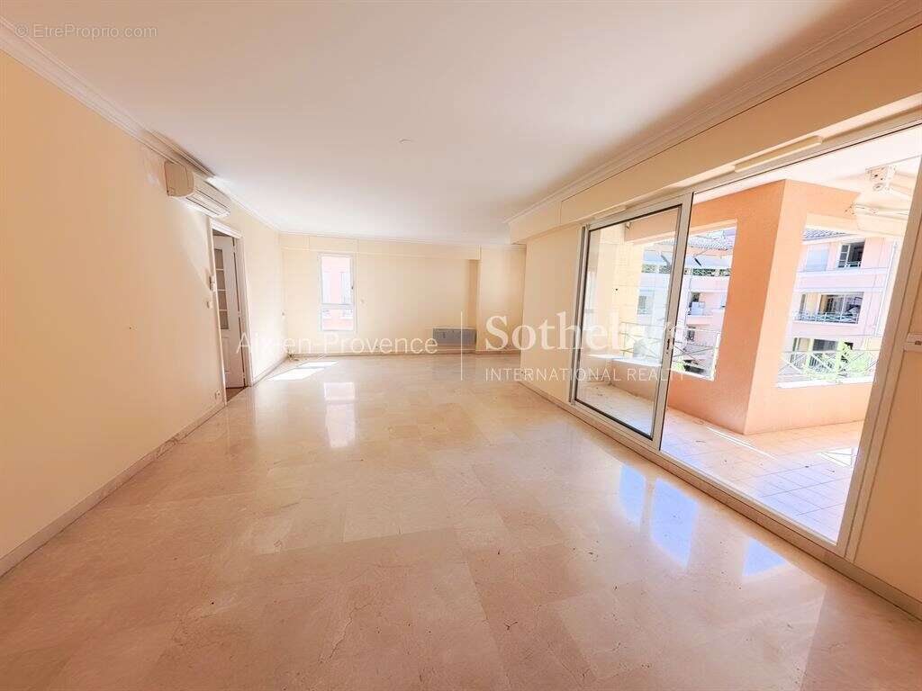 Cours Mirabeau – Appartement 104 m² avec 3 chambres, 2 balcons, parking privatif, cave et ascenseur - photo 4