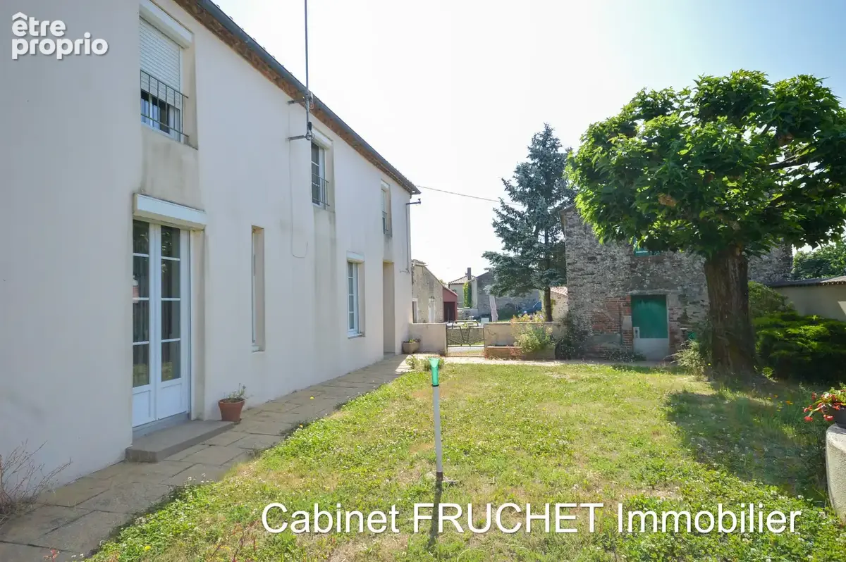 Jolie maison de village offrant de beaux volumes - photo 9