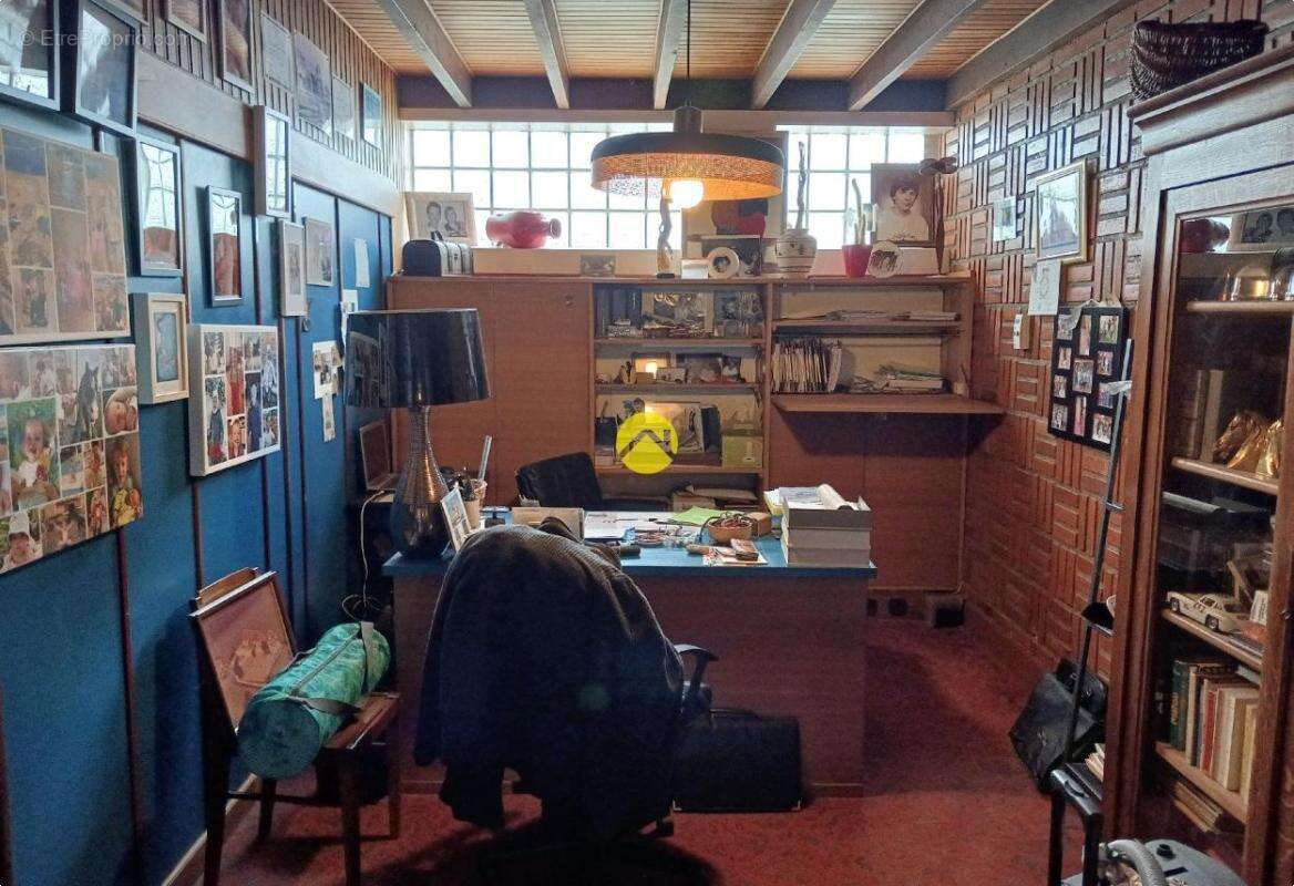 2 maisons et grands garages - photo 11