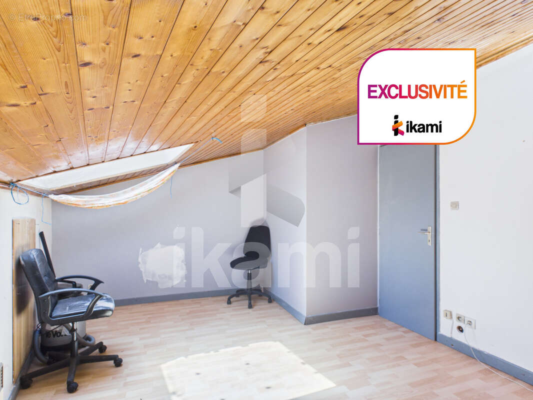 Immeuble mixte à fort potentiel avec commerce loué, deux appartements et jardin - photo 17
