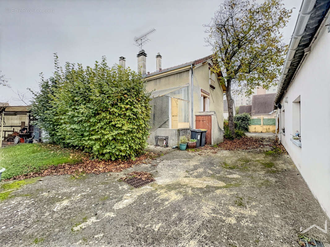 Maison à CHAMPIGNY-SUR-MARNE