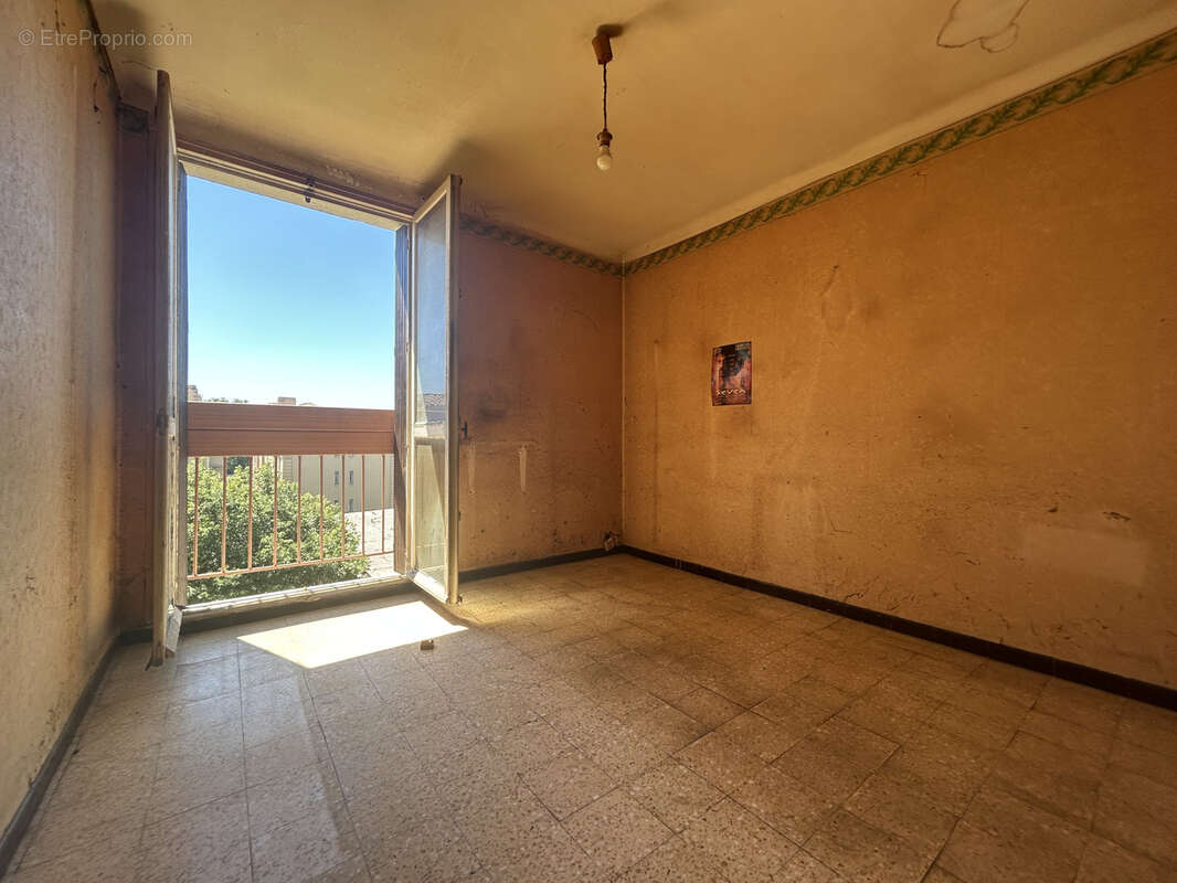MARSEILLE 15ÈME   CHEMIN DU LITTORAL Appartement T4   3ème étage   Vue Dégagée - photo 2