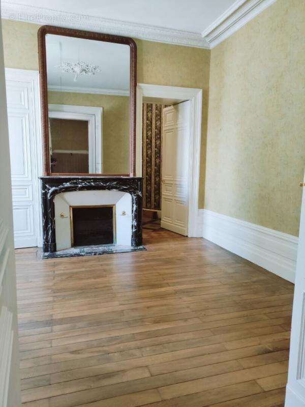 Maison à CHATELLERAULT