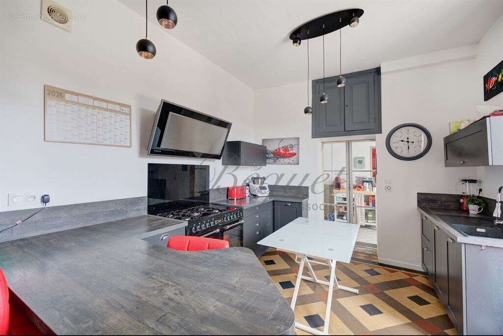 Cravant-les-Côteaux - 37500 - Maison - 325 m2 - 7 chambres - 2 gites - Piscine - parc 7000 m² - photo 11
