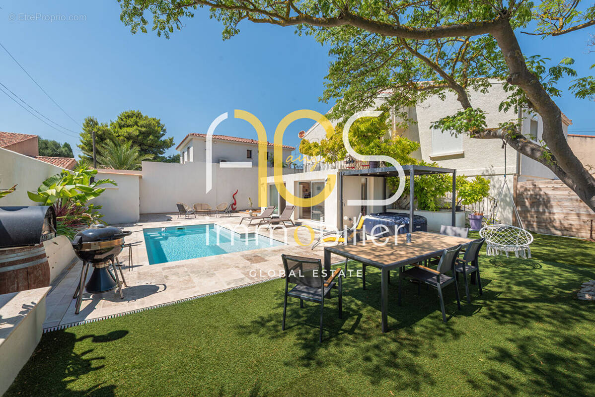 Maison à CHATEAUNEUF-LES-MARTIGUES