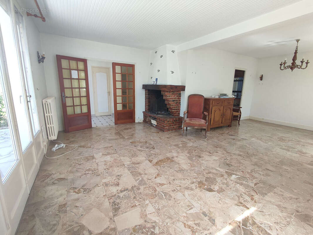 Maison 180 m² à Combleux  - photo 2