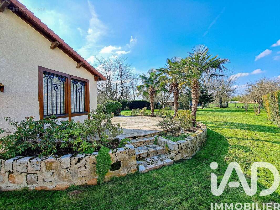 Photo 8 - Maison à HOUDAN