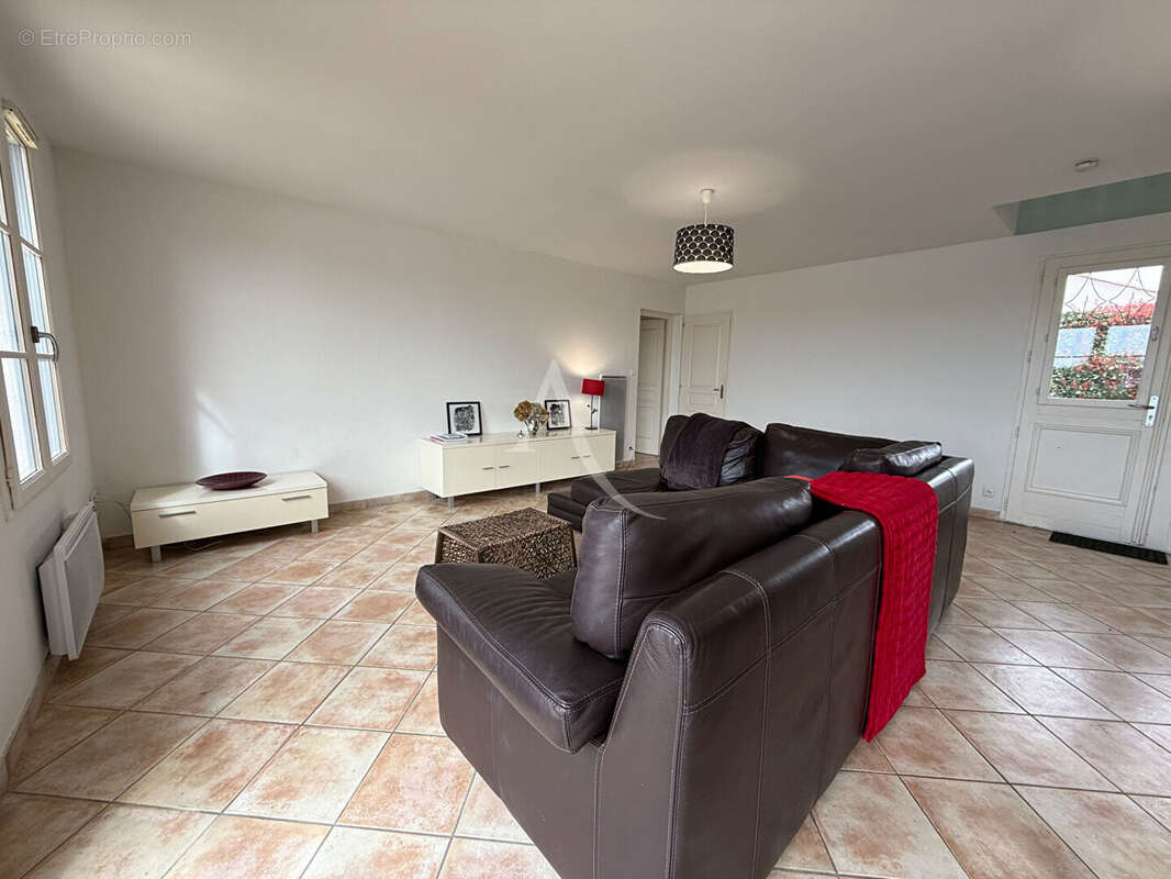 Maison L Aiguillon Sur Vie 6 pièce(s) 135 m2 - photo 4