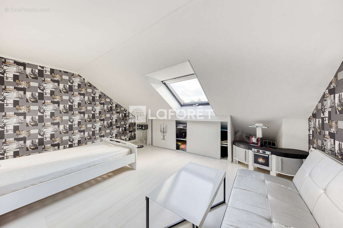 Maison à OZOIR-LA-FERRIERE