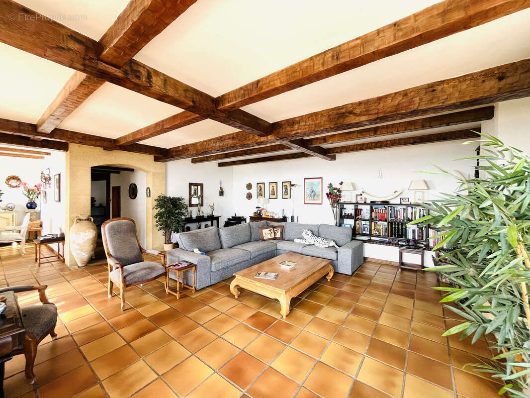 Maison à HYERES