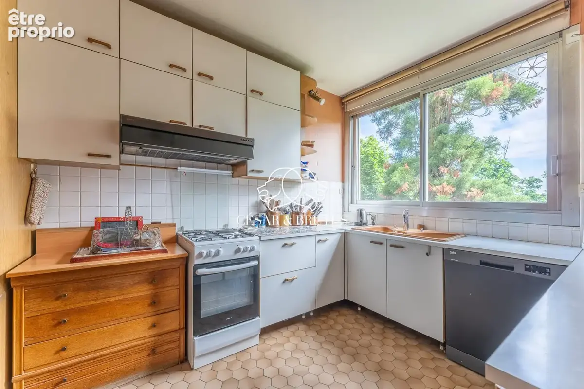 Appartement 129 m² à Sainte-Foy-Les-Lyon  - photo 7