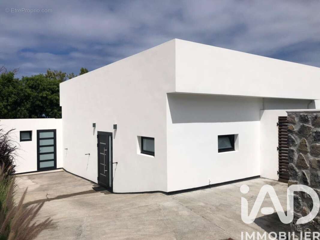 Photo 2 - Maison à SAINT-PIERRE