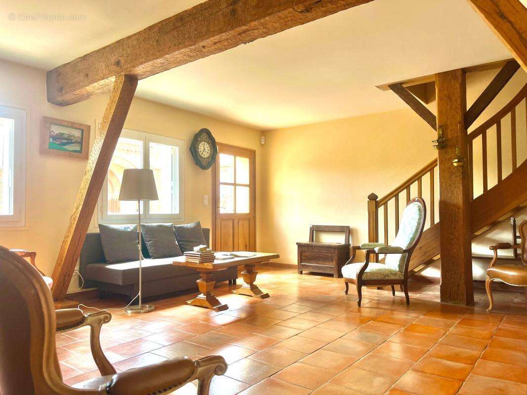 Maison de caractère au cœur de Fontenilles, 165 m² de charme et d'authenticité - photo 5
