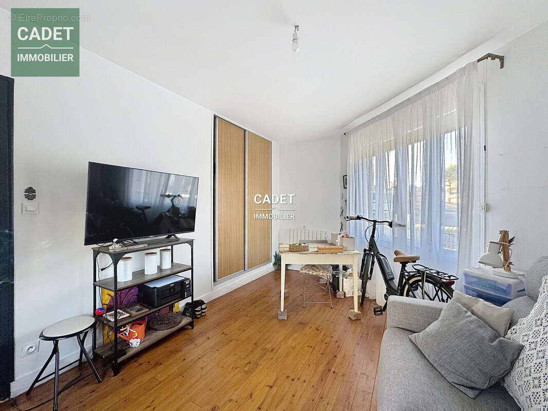 Maison à DONVILLE-LES-BAINS