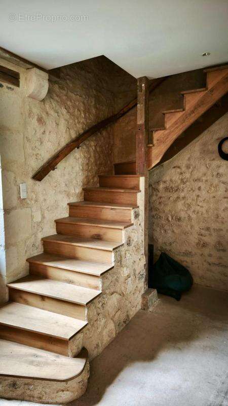 Maison à MOULINS-SUR-YEVRE