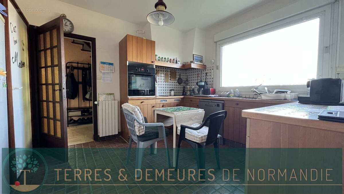 Maison à PONTS-ET-MARAIS