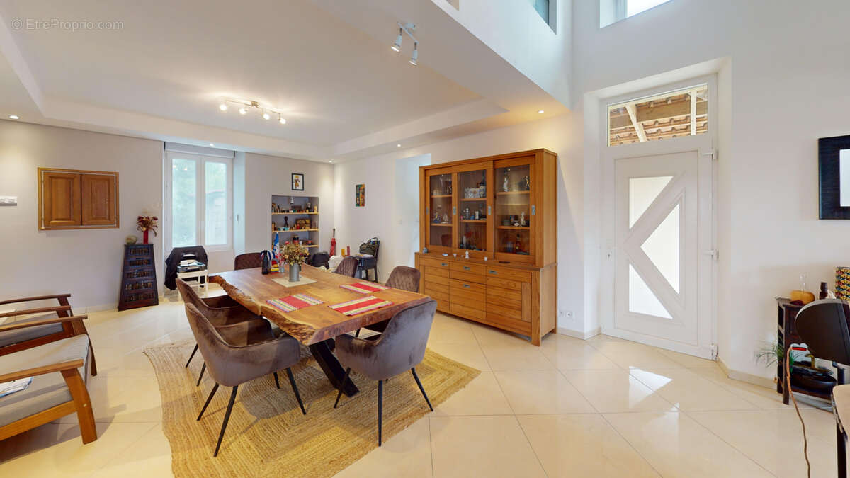 Maison à MONTAYRAL