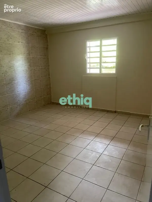 Maison 260 m² à Saint-Claude  - photo 8