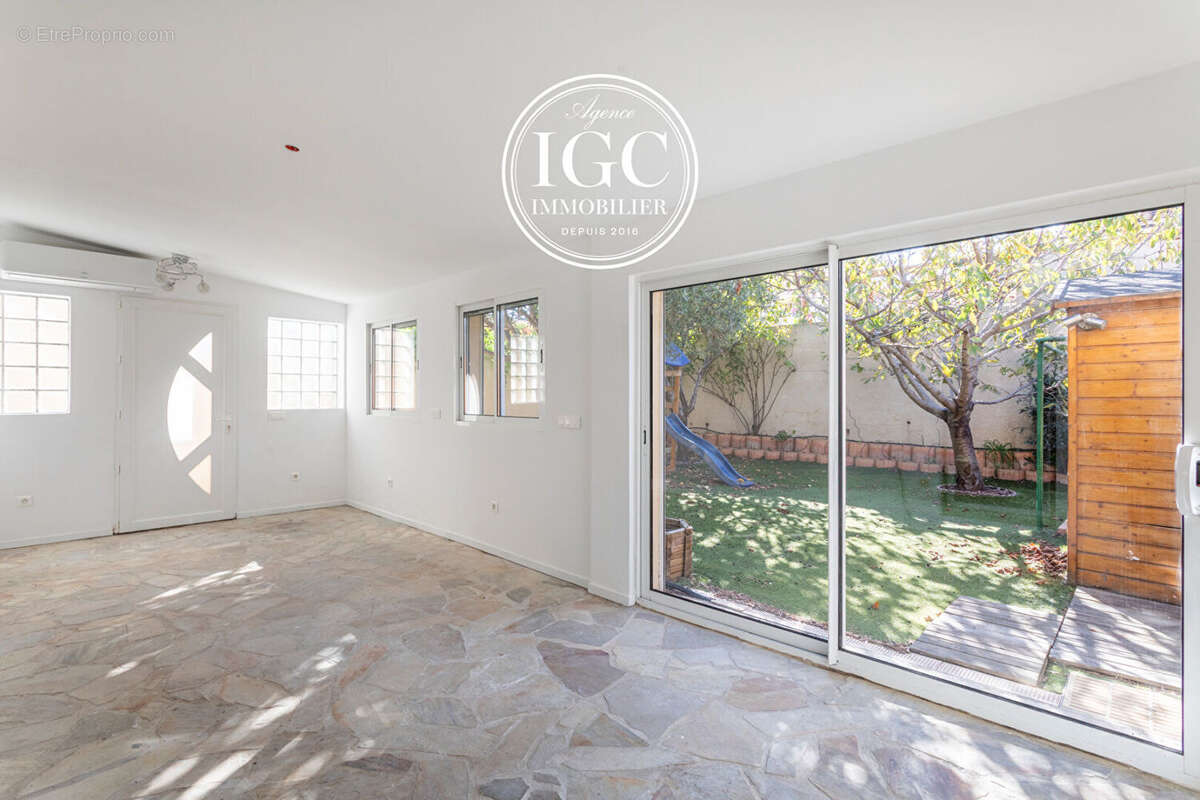 Maison à CHATEAUNEUF-LES-MARTIGUES