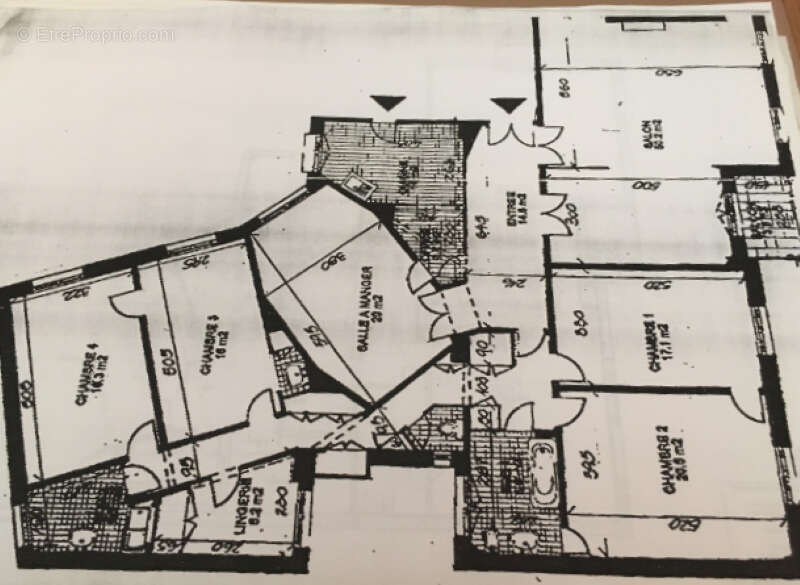 Appartement à PARIS-16E