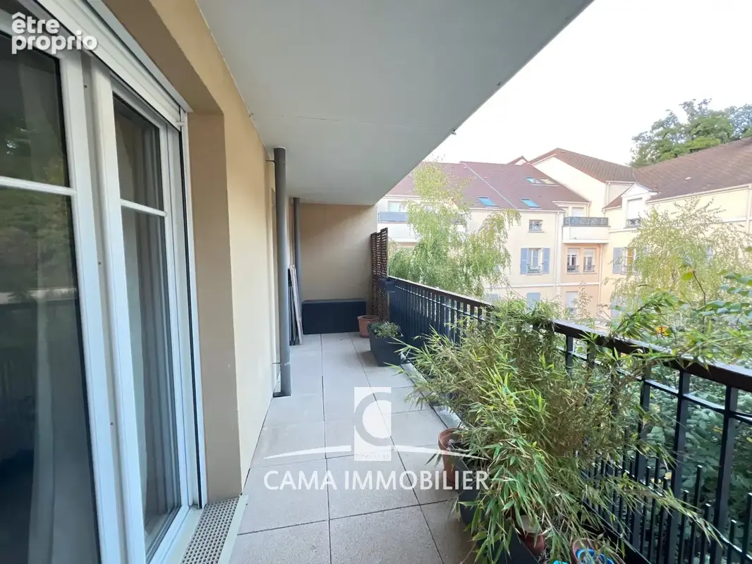 Très bel appartement de trois pièces à Buc, proche de la gare de Versailles Chantiers  ( 15mn à pied) , vue fo - photo 9